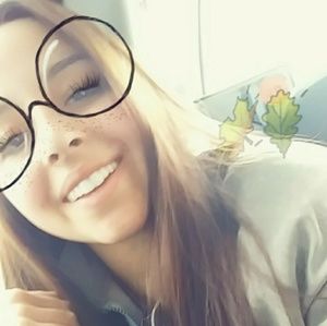 Meet your Posher, Corrine